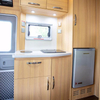 Moderne europäische Camping-Wander-VW-Umbau-Küchenschränke, leichte Aluminium-Möbel für Wohnwagen und Wohnmobile